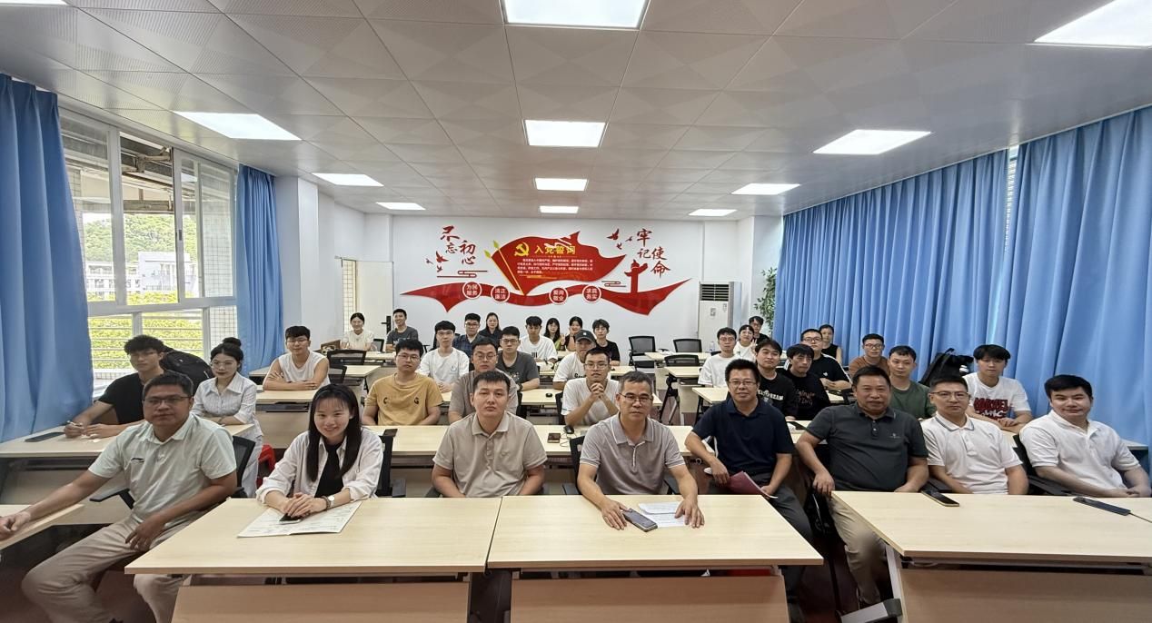 伟德国际1946官网召开2025年研究生新生师生见面会