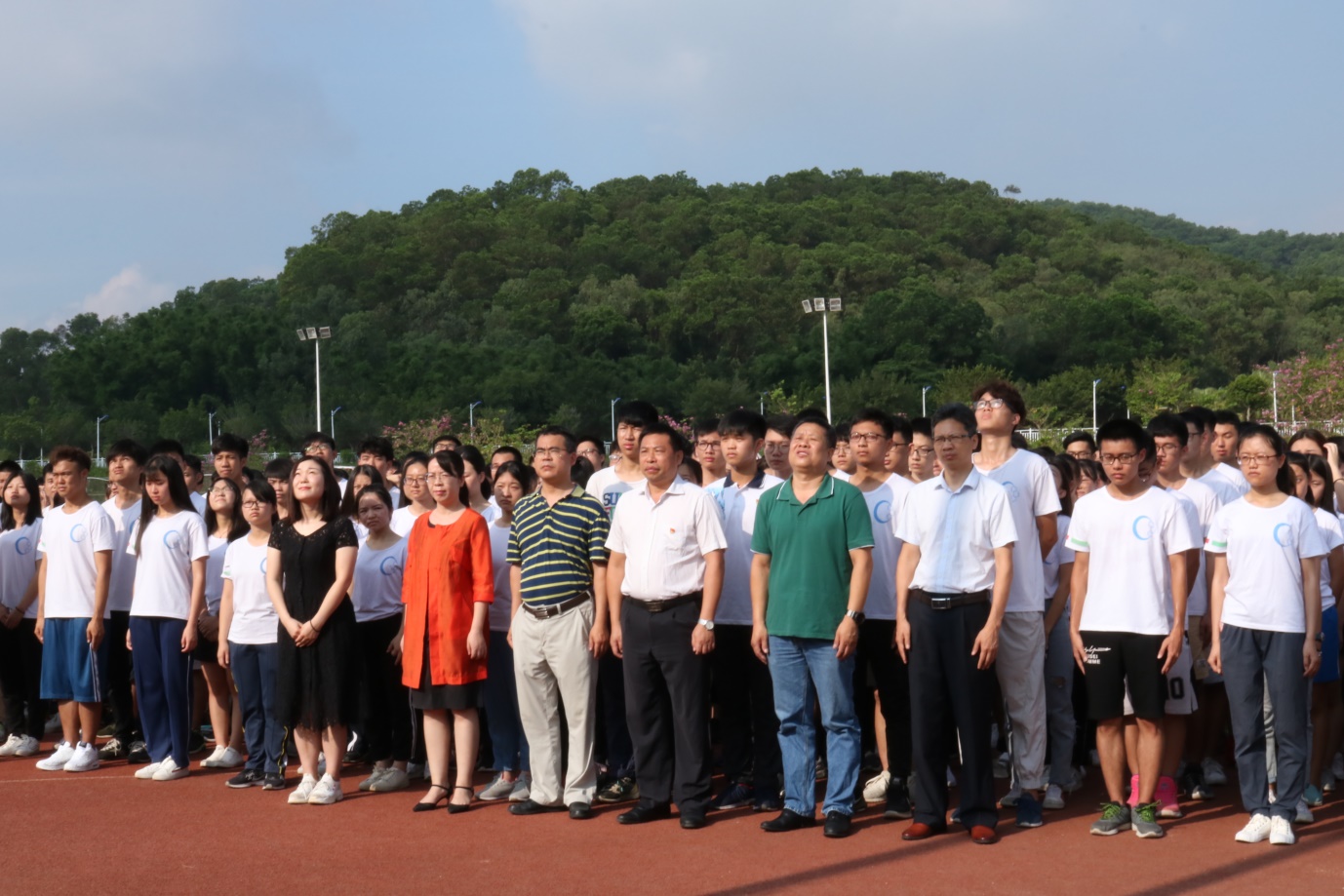 公司升旗仪式成功举行
