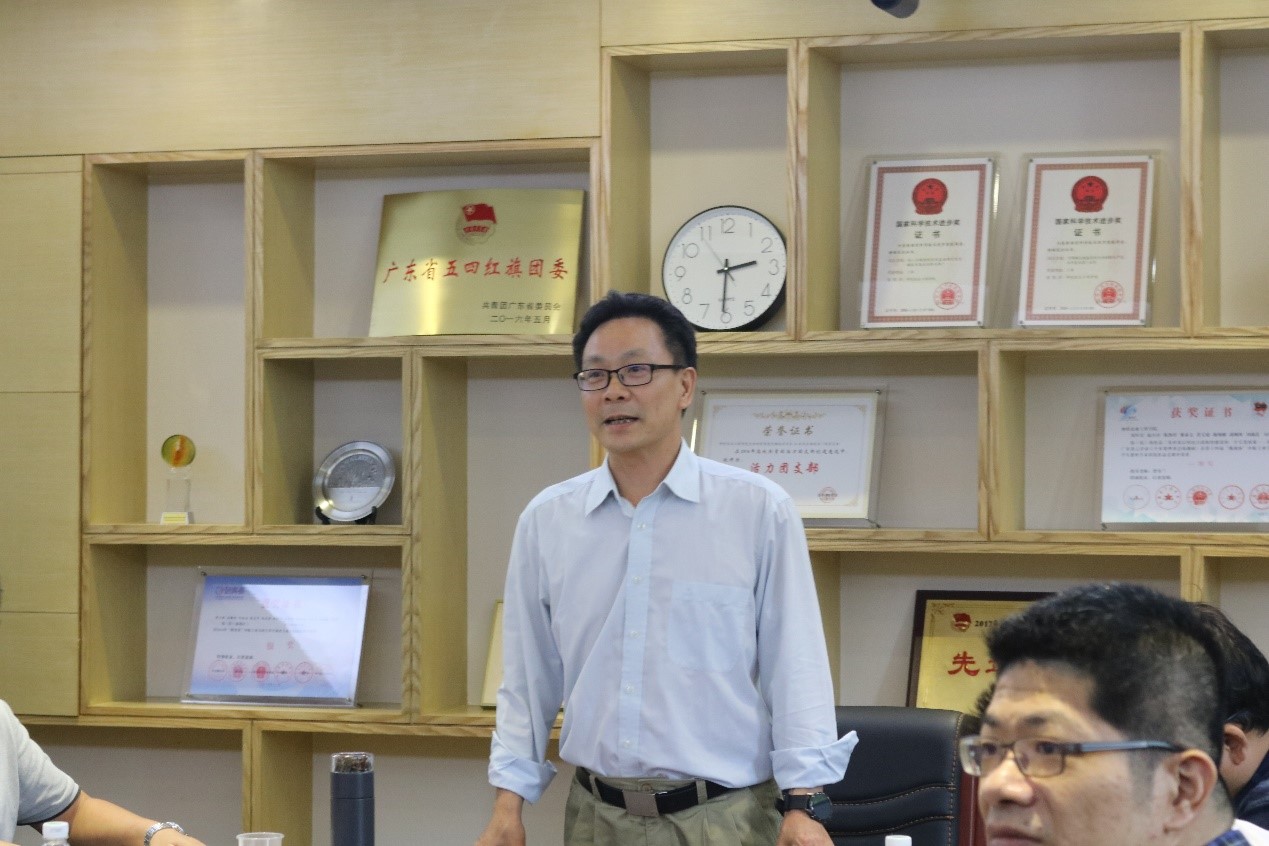 田允波副董事长给​伟德国际1946官网师生党员上党课